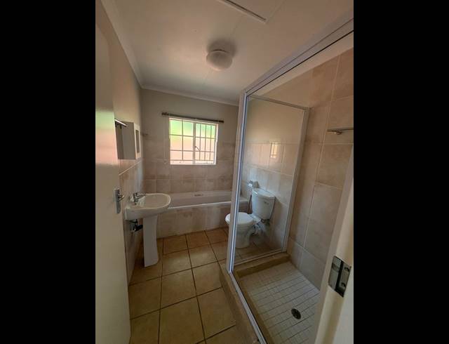 2 BEDROOM PROPERTY TO RENT IN ROOIHUISKRAAL